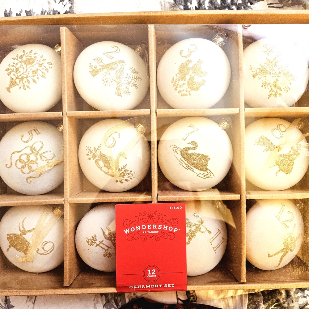 Wondershop Gold and White Ornament Set